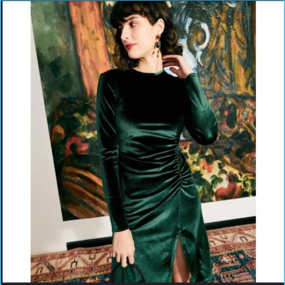 Rihoas The Elegant Ruched Velvet Dress - Picture 4 of 4